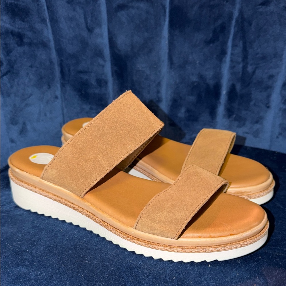Angela Azzi Women's Genuine Leather Tan Sandals Size EU40 US9-9.5 NWT